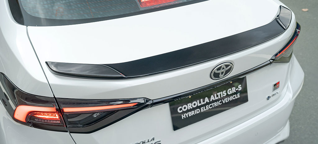 corolla altis